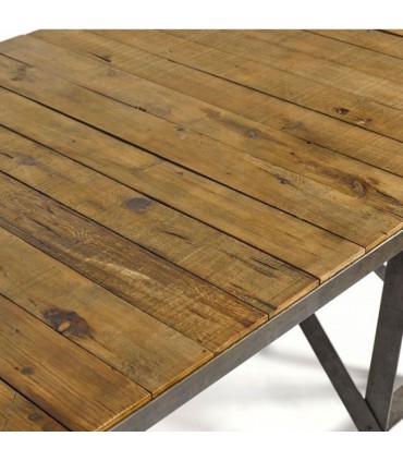 Extendable wood and metal table