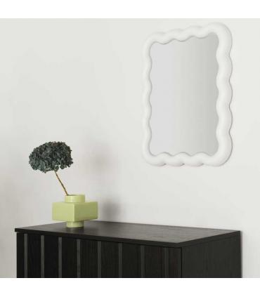 Rib Chest of Drawers