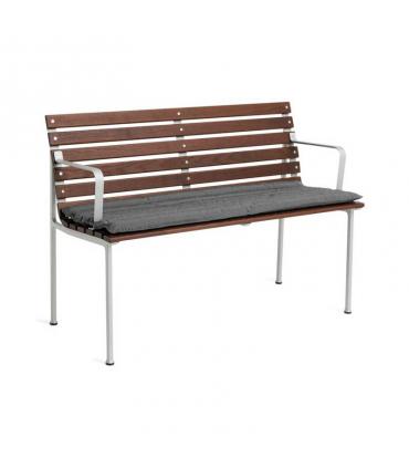 Traverse Bench with Arms