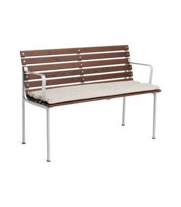 Traverse Bench with Arms