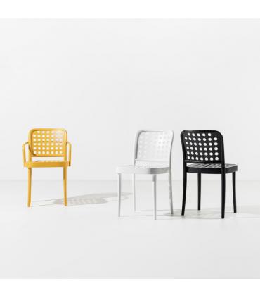 822 Armchair
