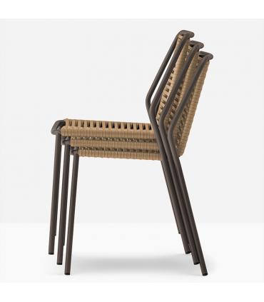 Philia Unicolor Chair